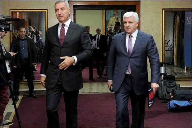 Премијеров отклон од Милове политике?